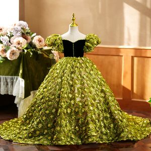 2023 nuevos vestidos de niña de flores verdes vestido de fiesta de princesa flores hechas a mano en 3D Apliques de encaje Cuentas con tren de barrido Vestido para desfile de niñas para niños Traje de piano Vestidos de cumpleaños