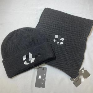 2023 Gorro nuevo Conjunto de bufanda Boutique Diseñador Gorro de punto de cachemira de invierno Conjunto de dos piezas, frío y cálido, moda versátil para parejas de hombres y mujeres1HH2899