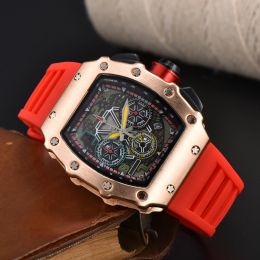 2023 Nieuw hoogwaardig herenhorloge Designer luxe merkhorloge Waterdichte rubberen band 44MM horloges wet