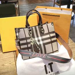 2023 nouveau Hong Kong marque de mode dames grand sac sac fourre-tout sac seau de luxe léger banlieue grande capacité sac à main