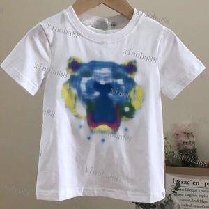 2023 New Kids jongens meisjes zomer T-shirts met korte mouwen woorden tij merk kinderen Shirt losse halve mouwen Tees Tops Babykleding Luxe designer Borduurstijl