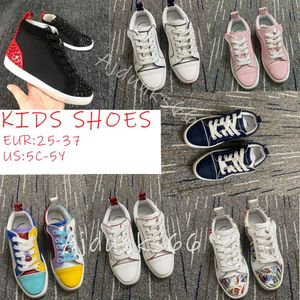 2023 Nuevos niños Diseñador Fondo rojo Zapatos casuales Loafere Remaches Bajo Studed Diseñadores para niños Zapato Niños Moda Bottomes Entrenadores Eur 28-35