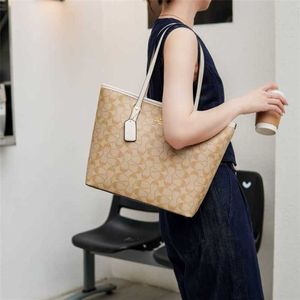 2023 Nouveau fourre-tout de grande capacité classique portable shopping léger luxe haut de gamme travail navettage sac sous les bras 70% de réduction sur la vente en ligne 7889