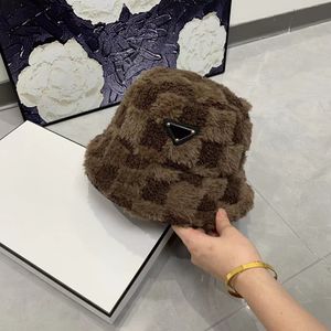 2023 Nuevos gorros de lujo Diseñador Gorros de invierno Moda para hombres y mujeres Diseño de letras triangulares Sombrero de punto Sombrero de lana de otoño Gorro cálido infinito