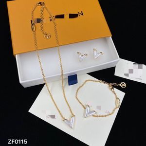 2023 Nouvelle Chaîne De Luxe Créateur De Mode Bijoux Plaqué Or 18k - lvoe-Acier Inoxydable Couple Mariage Bracelet Cadeau Accessoires Gros-lvoe-B