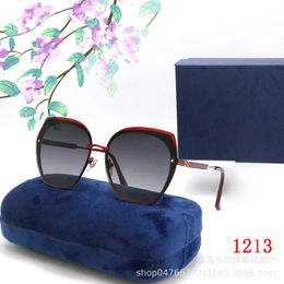 2023 Nieuwe luxe designer Modieuze groot frame gepolariseerde metalen zonnebril voor dames 1213 fiets- en motorbril