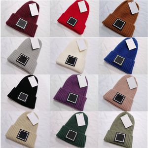 Gorros puntiagudos para mujer de diseñador de lujo, gorros de marca en 13 colores con etiqueta y logotipo, colores simples y sólidos, venta al por mayor, novedad de 2023