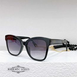 2023 Nieuwe luxe designer Zonnebrillen individualiteit Ins Same Double C-Box Pearl Chain Sunglasses CH5487 voor dames