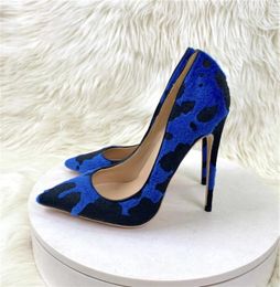 2023 Nouvelles chaussures de femmes de luxe mode Blue Cow femme Volant poilu