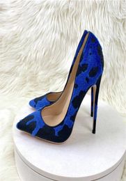 2023 Nouvelles chaussures de femme de luxe Fashion Blue Cow Femme Hoileux troupeau pointu pointue High talon Couctresse Dames élégantes Dames Formal 5434092