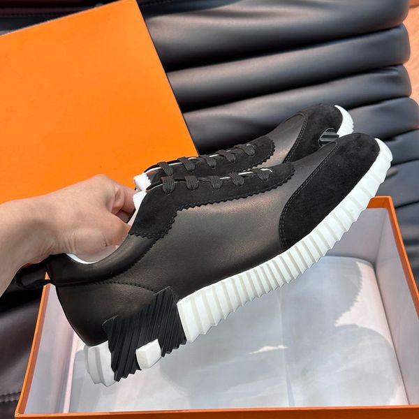 2023 Nouveaux hommes Chaussures de course Meilleure qualité Casual Mode Chaussures de sport pour hommes Marque de luxe Designer Athlétique Marche Baskets mkiji0000002