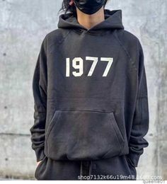 2023 Nouveaux pulls pour hommes et femmes Marque de mode Essentialsweatshirt 1977 Pull à capuche en peluche American High Street Niche Ins Style {catégorie}