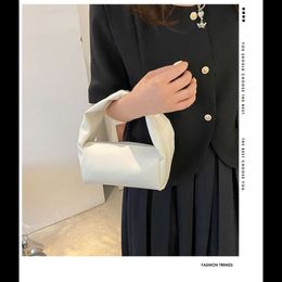 Sac à main asymétrique épaule dénudée pour femmes, sac sous-axillaire avec nœud Tofu, Simple, décontracté, doux, oreiller, couleur unie, nouvelle collection 2023