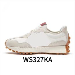 2023 Nouveau modèle Designer Baskets décontractées Chaussures de course basses Baskets Mode extérieure 550 Chaussures Bleu marine Syracuse UNC Blanc Université Bleu Sel de mer B5