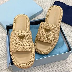 2023 Nieuwe Prad Triangle Stroweve Slipper Sandaalplatform Raffias Slippers Designer Dames Heren Zomer Flat Heel Casual Flip Flops Outdoors Pool Sliders Beach