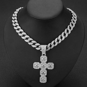Colliers de chaînes Hiphop Neskiace 2024 New Rock Candy Diamond Cross Pendant Collier For Hommes pour hommes STYLE POLUDEMENT