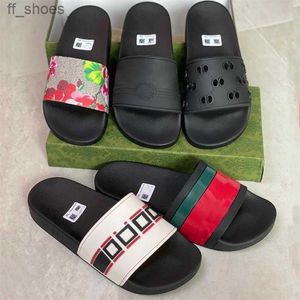 2023 Nieuwe rubberglaasjes Sandalen Bloembrocade Dames Men Slipper platte bodems slippers dames mode gestreepte strand slippers met doos 311