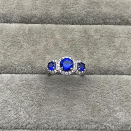 2023 Nieuwe S925 Silver European en American Fashion Blue Pagoda Stone Diamond Ring Elegant en gepersonaliseerd voorstel Girl Ring