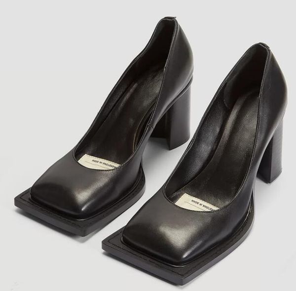 2023 Nouvelle chaussure unique pour femmes bouche peu profonde tête carrée marche britannique mode voile d'étanchéité talon épais mode polyvalente femmes chaussures en cuir