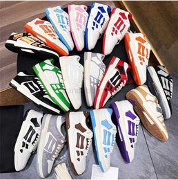 2023 NIEUWE SKEL TOP HI Sneakers Bandana Spring Sneaker Men Dames Casual schoenen Designer Lage schoen Lederen Bones Applique Upper Eva Footbed Sport 35-45