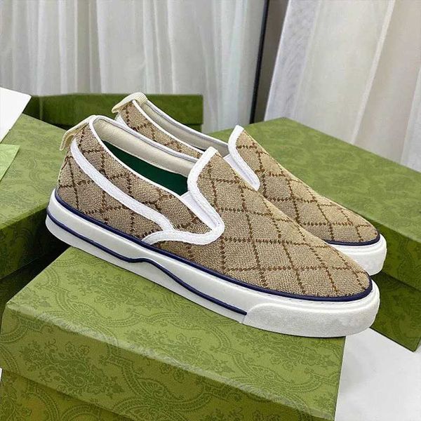2023 Nuevos zapatos deportivos casuales Zapatos de lona lavados jacquard denim zapatos de mujer Suela de goma Zapatos retro bordados Tamaño 35-45 X230523