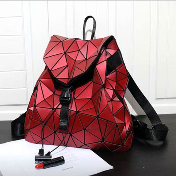 2023 nueva estrella con la misma mochila en forma de diamante para hombres y mujeres de moda bolsa de viaje para computadora con decoloración esmerilada mochila geométrica