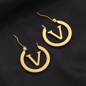 2023 Nouvelles boucles d'oreilles Designer Printemps Cadeau Bijoux Rassemblement de famille Cadeau Boucles d'oreilles Style de luxe Boucles d'oreilles d'amour pour femmes Bijoux en acier inoxydable en gros