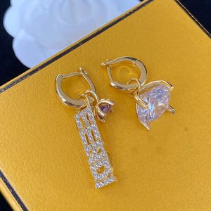 2023 Nieuwe Oorknopjes Mode Luxe Merk Designer Klassieke Prachtige Diamanten Oorbellen Huwelijksfeest Cadeau Uitstekende FF