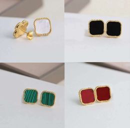 2023 Nouveau Stud Trèfle à quatre feuilles Boucle d'oreille Stud Boucles d'oreilles Designer pour femmes Bijoux de mode Femme Plaqué or 18 carats Bleu Rouge Rose Bague d'oreille Bijoux de luxe Cadeaux Accessoires