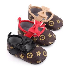 2023 Nieuwe zomerbaby Gilrs schoenen mode 0-1 jaar eerste wandelaars pasgeboren prinses Bow Soft Bottom Crib Prewalker