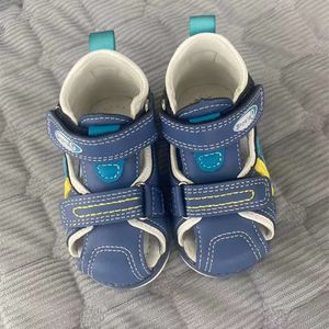 2023 Nouveaux enfants d'été à la mode pour les garçons et les filles chaussures fonctionnelles Soft Sodal Baby Sandals L2405
