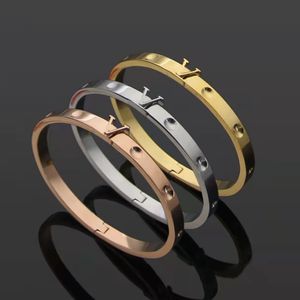 2023 nuovo braccialetto da uomo in acciaio al titanio 3 colori braccialetti di design da donna di moda gioielli classici per coppie unisex