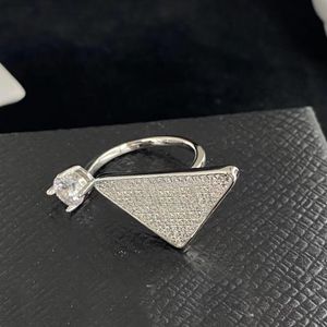 2023 Nieuwe driehoek open ring mode merk ontwerper ringen dames geschenken bruiloft sieraden drie kleuren beschikbare hoge kwaliteit