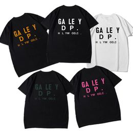 Summer Men Women Designers T Shirts Loose Oversize Tees Apparel Fashion Tops Mans Casual Chest Letter Shirt Luxury Street Shorts Sleeve Clothes Mens gallery dept Tshirts