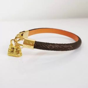 2023 nieuwe vintage dubbellaags lederen armband Bracd klassieke luxe klaver armband voor mannen en vrouwen hoge kwaliteit charm bangle designer sieraden