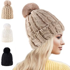 Gorro grueso de invierno para mujer, gorro con pompón de piel en la parte superior, tejido torcido pesado, gorro para mantener el calor, color caqui, negro y blanco, novedad de 2023