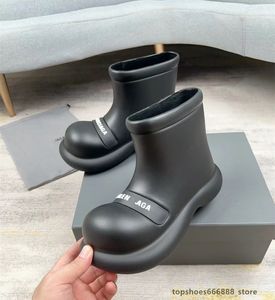 2023 novas mulheres marca designer de moda botas de chuva curtas senhoras casual plataforma à prova dwaterproof água buraco kawaii sapatos altura cabeça redonda sapatos para mulheres prad bb