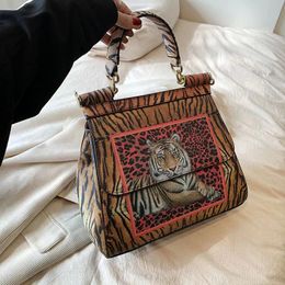 2023 nouveau sac pour femme graffiti peint grand sac mode sac à main unique sac à bandoulière sac à bandoulière