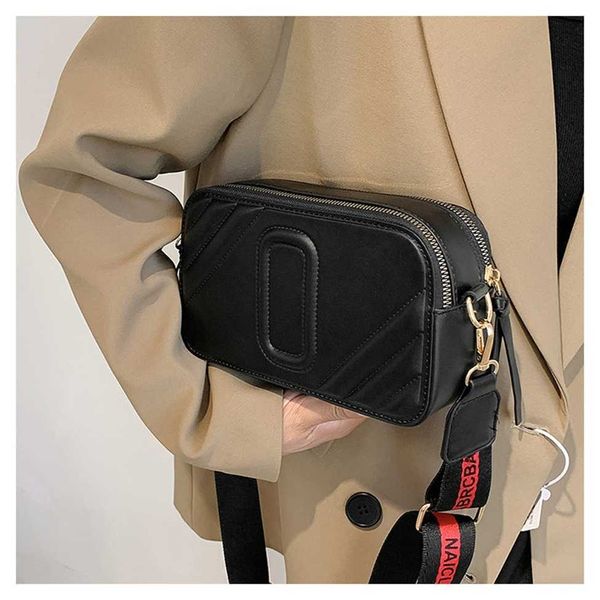 2023 nouveau sac pour femmes réseau rouge même éponge coton costume oreiller une épaule bandoulière en cuir Portable modèle 5598