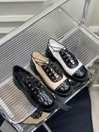 2023 Nieuwe dames sandalen jonge mode bijpassende kanten patchwork kleur veter-up single schoen platform Loafers maat 34-41