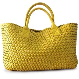 2023 Nieuwe Geweven Tote Grote Tas Mode High End Handtas Celebrity Dezelfde Stijl Mode Handtas Schoudertas 230912