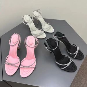 2023 New105cmAnkle StrapCrystal sandalias verano Zapatos de mujer Sandalia Negro Rosa Satén Diseñador de lujo Anillo de pie Tacón alto Banda estrecha calzado de fábrica