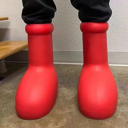 2023 más nuevo MSCHF Hombres Mujeres Botas de lluvia Diseñador bota roja grande Botines antideslizantes inferiores gruesos Plataforma de goma Botines Moda astro boy zapatos tamaño 35-44