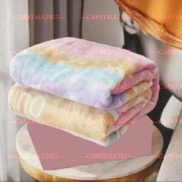 2023 Appena arrivato Designer V Style Coperta Design classico Aria condizionata delicata Viaggio in auto Asciugamano da bagno Morbido pile invernale Scialle Coperte HT01672