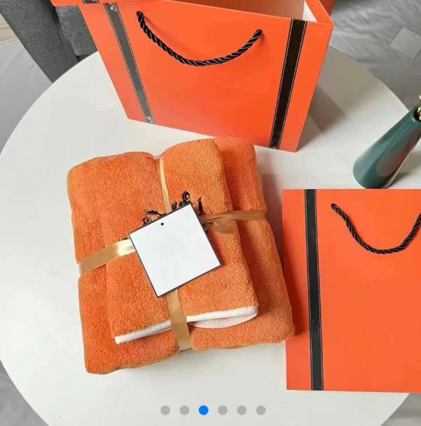 Juego de toallas de baño de lujo para hombre y mujer, toalla de diseñador de terciopelo Coral, con letras, absorbentes, 2023