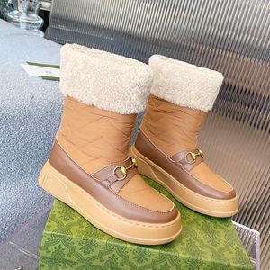 2023 Nouvelles bottes de neige Designer Femmes Plate-forme Botte Fond épais Chaussures de laine en daim Femmes Mode Hiver Chaud Fourrure Demi-bottes Taille 35-42 02