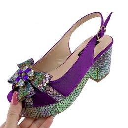 Sandales d'été à talons hauts violets pour femmes, décoration de pierres précieuses papillon, chaussures de mariage pour femmes, 2023, 240320