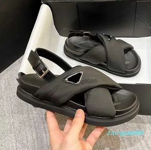 2023 nylon sandalen Gevoerde en gewatteerde bovenste geëxpandeerde rubberen zool Rubber Designer platform Dames Sandaal Maat 35-41