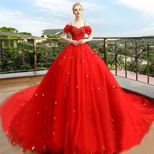 2023 Off épaule Robes de mariée rouge couleur mariage dres une ligne de terrain en tulle plus taille en dentelle personnalisée hlippé applique plus taille disent la robe de bal mhamad mercredi