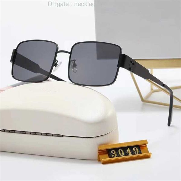 2023 Marco ovalado Gafas de sol Diseñador Damas Estilo Mujeres Vintage Negro Blanco Sombras Moda Gafas al aire libre S49 3CRA